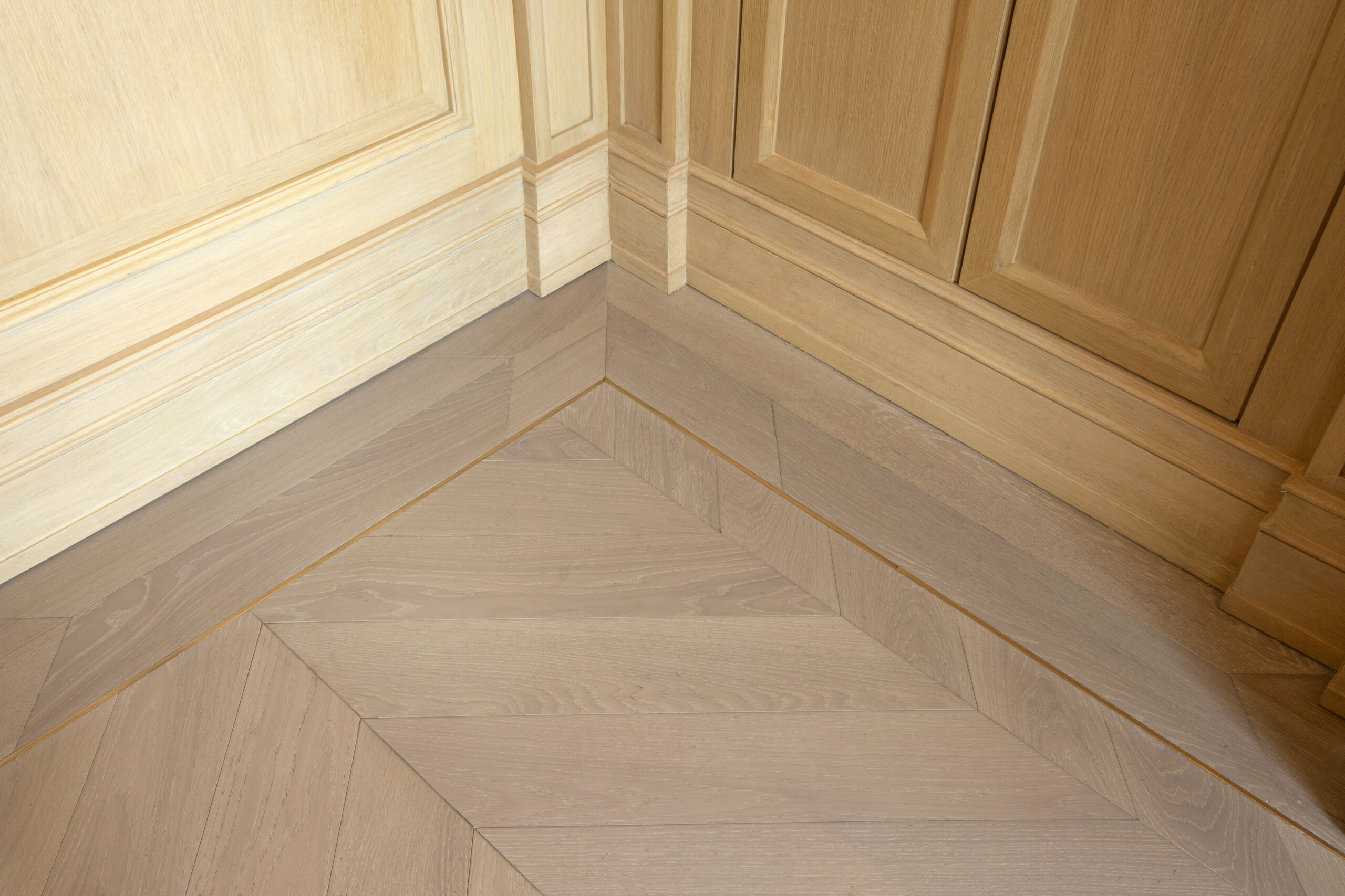 Span Floors - Engineered Wood Flooring-Chevron pattern with Brass strip and Plank border! Span Floors - Engineered Wood Flooring-Chevron pattern with Brass strip and Plank border!